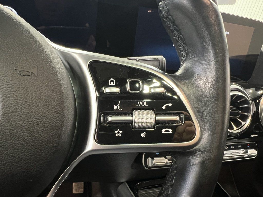 Mercedes-Benz GLA 250 2023 - Image 12