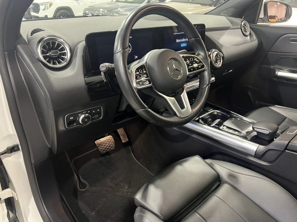 Mercedes-Benz GLA 250 2023 - Image 9