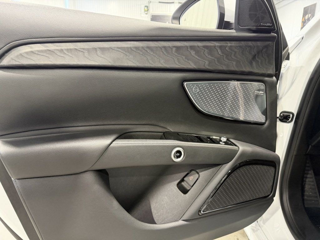 Maserati Grecale 2023 - Image 9