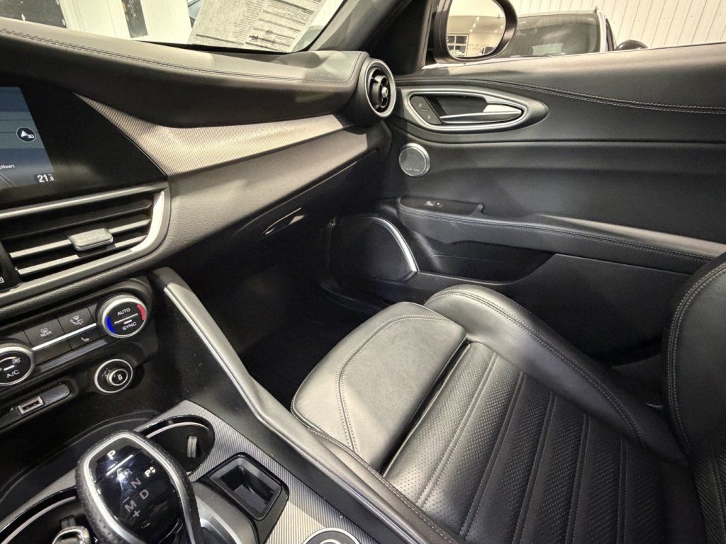 Alfa Romeo Giulia 2022 - Image 15