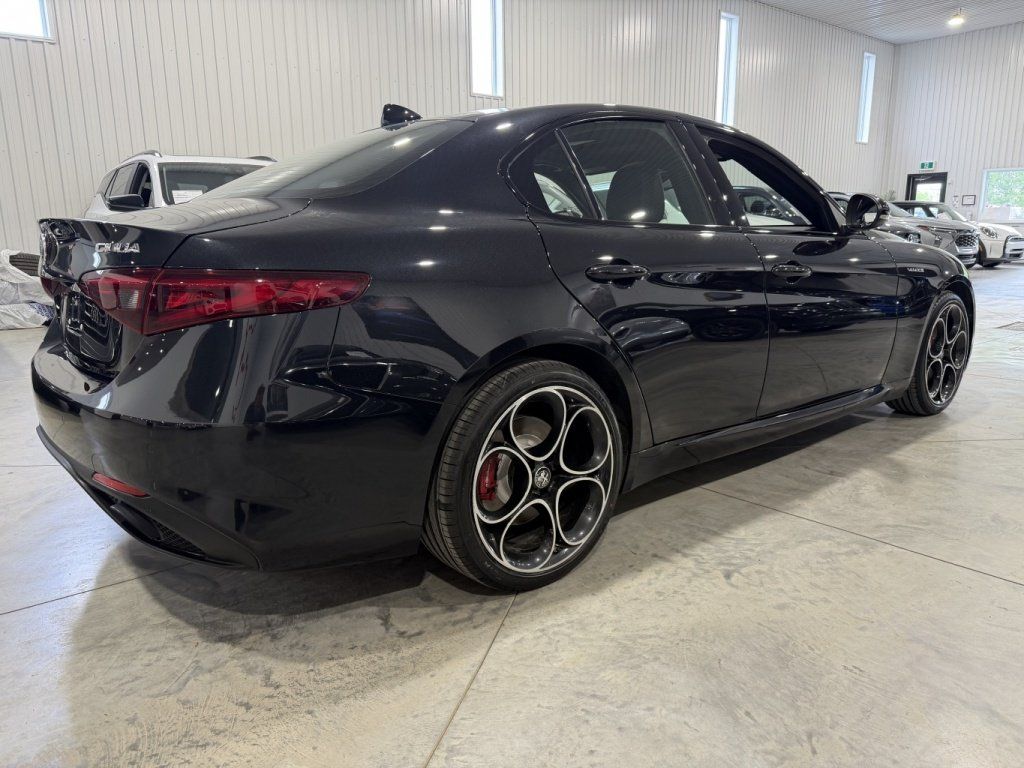 Alfa Romeo Giulia 2022 - Image 5