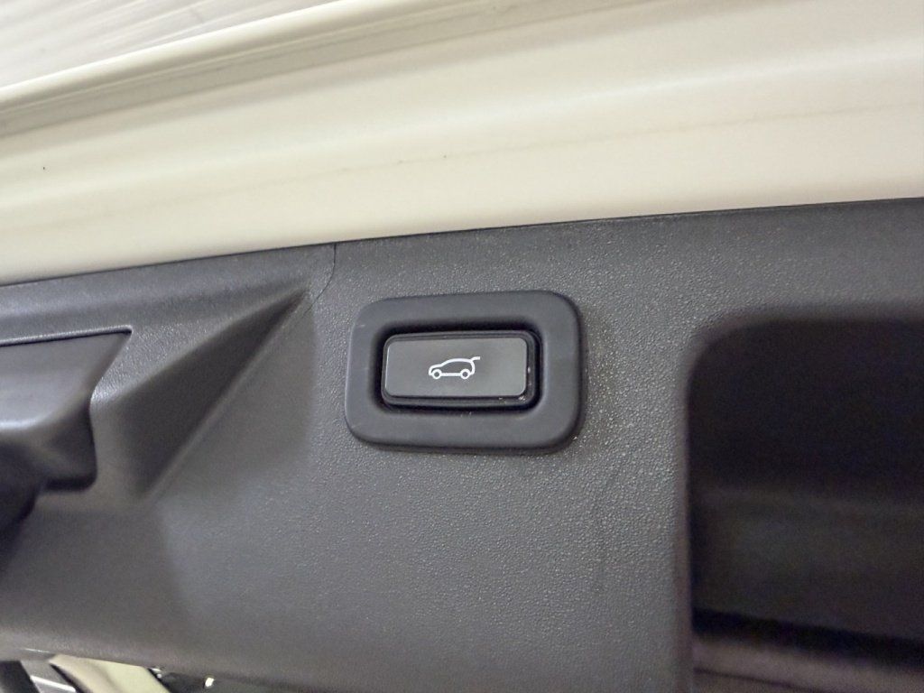 Land Rover Discovery 2021 - Image 20