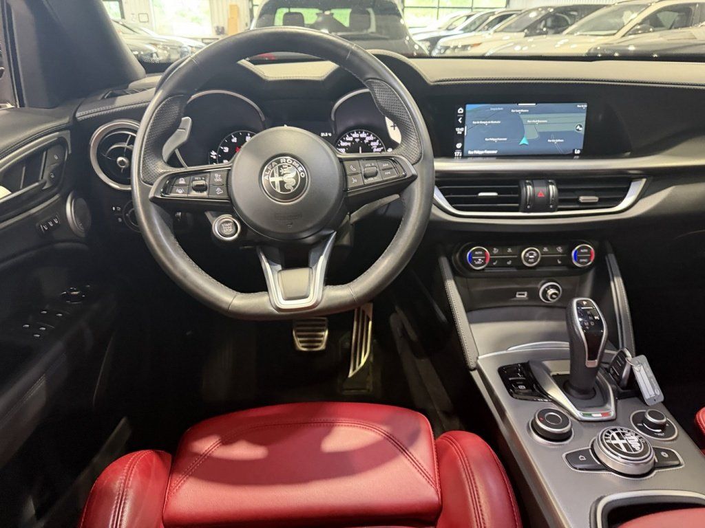 Alfa Romeo Stelvio 2022 - Image 15
