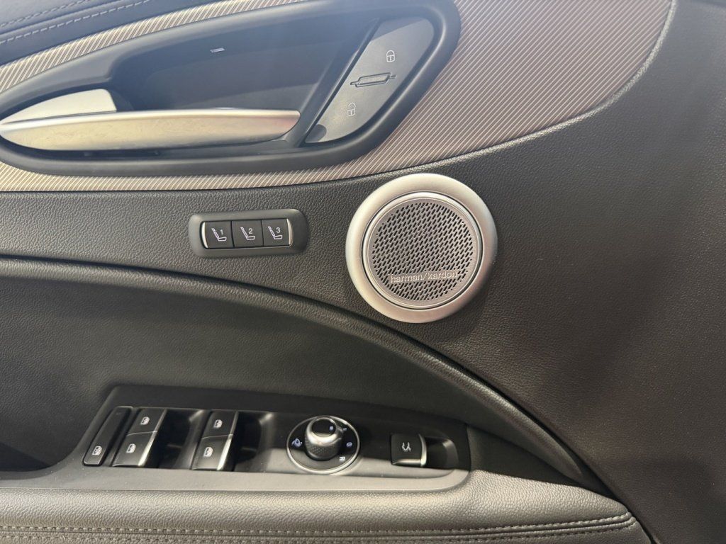 Alfa Romeo Stelvio 2022 - Image 8