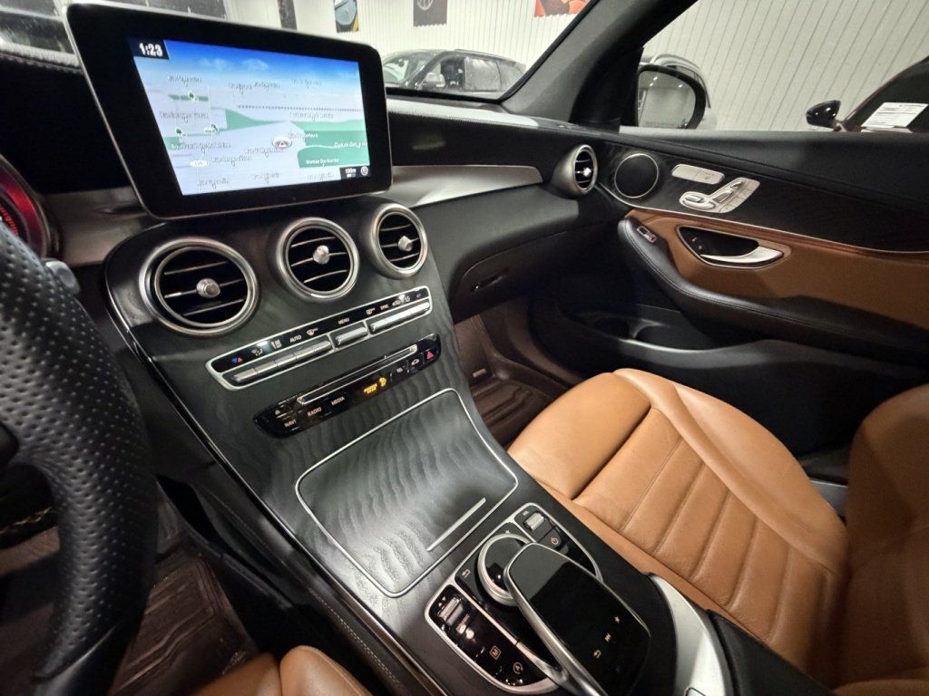 Mercedes-Benz GLC 2017 - Image 15