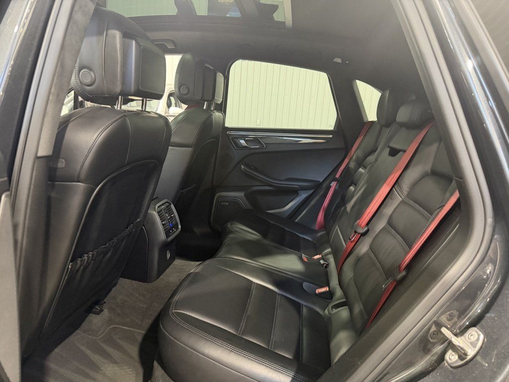 Porsche Macan 2018 - Image 18