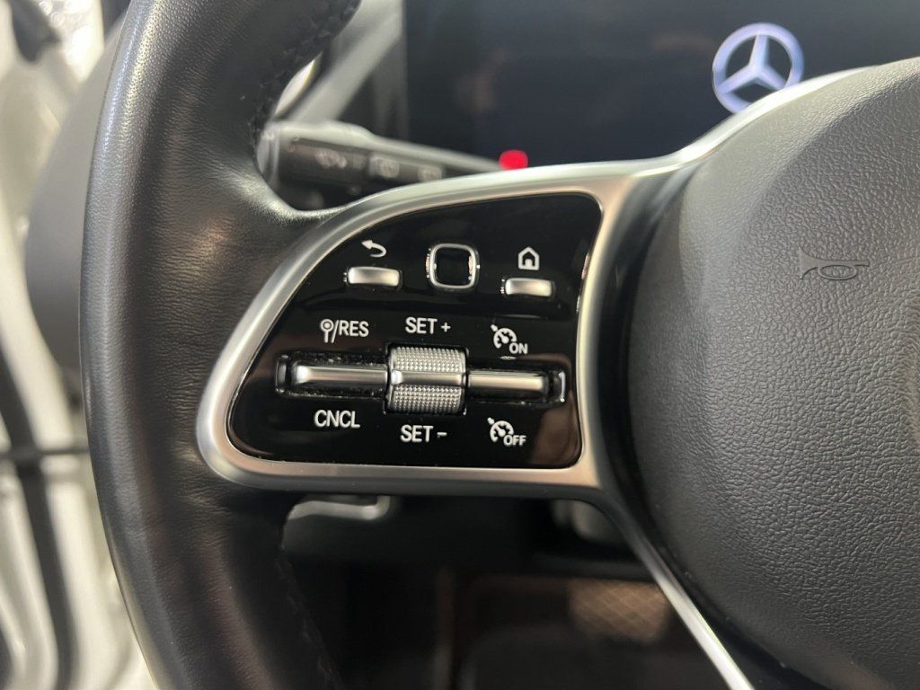 Mercedes-Benz GLA 250 2023 - Thumbnail 11