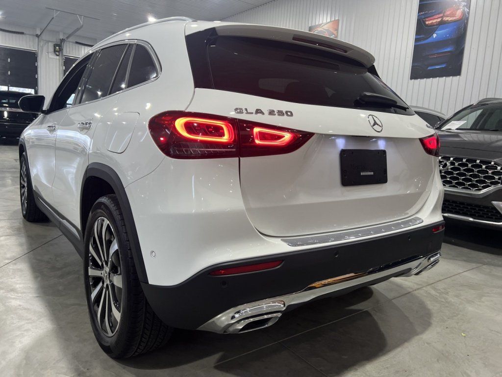 Mercedes-Benz GLA 250 2023 - Thumbnail 18