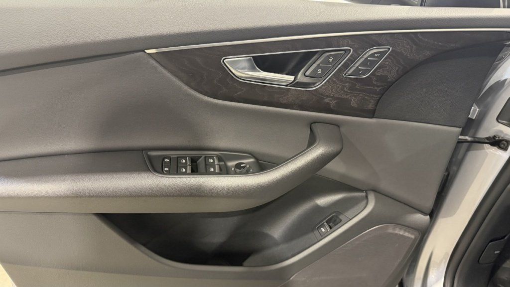 Audi Q8 2021 - Thumbnail 10