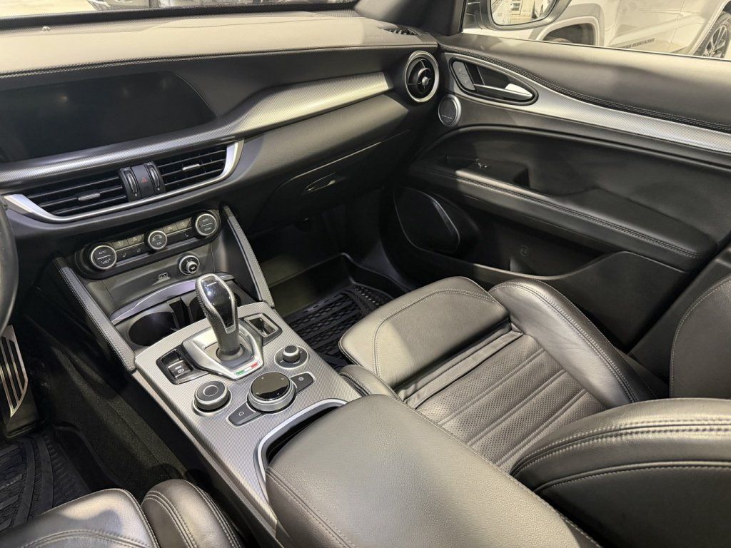 Alfa Romeo Stelvio 2021 - Thumbnail 10