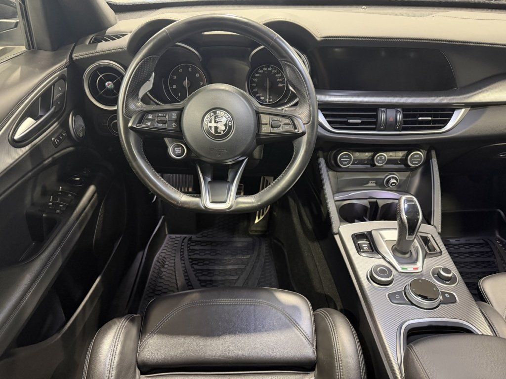Alfa Romeo Stelvio 2021 - Thumbnail 9