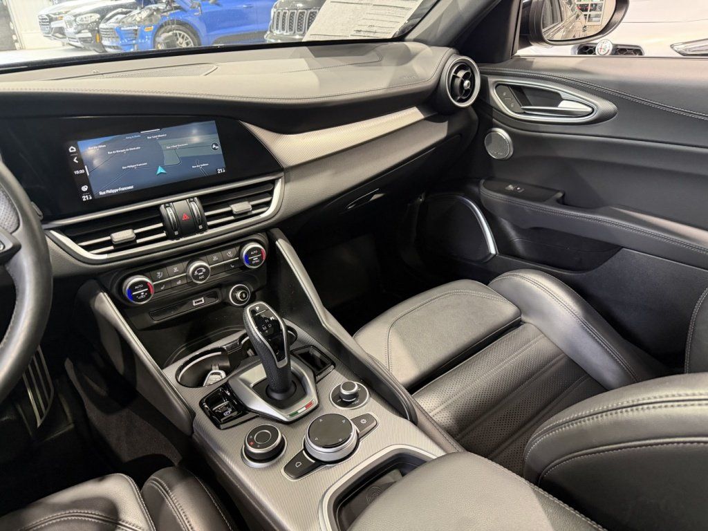 Alfa Romeo Giulia 2022 - Thumbnail 18