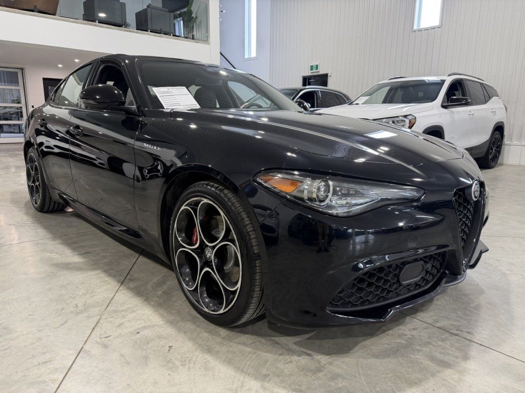 Alfa Romeo Giulia 2022 - Thumbnail 6