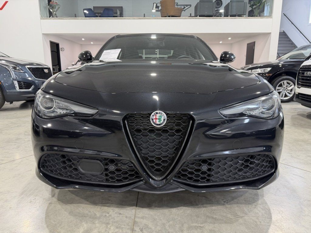 Alfa Romeo Giulia 2022 - Thumbnail 7