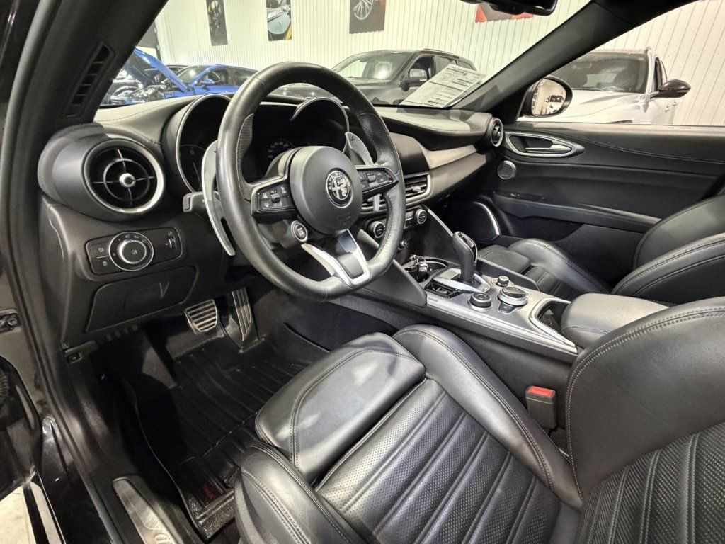 Alfa Romeo Giulia 2022 - Thumbnail 8