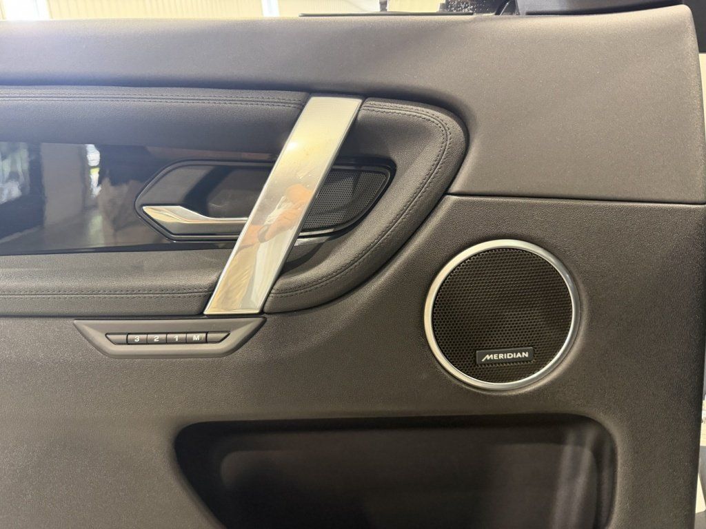 Land Rover Discovery 2021 - Thumbnail 9