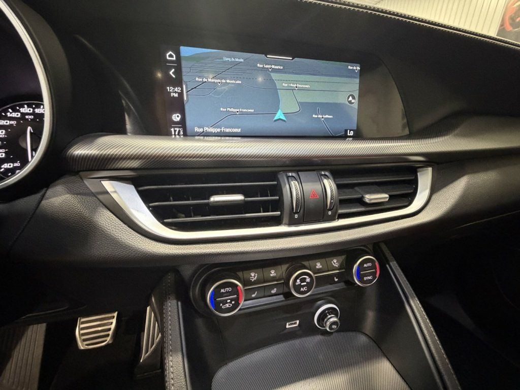 Alfa Romeo Stelvio 2022 - Thumbnail 13