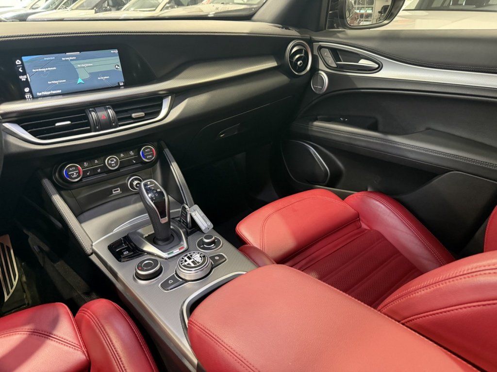 Alfa Romeo Stelvio 2022 - Thumbnail 16