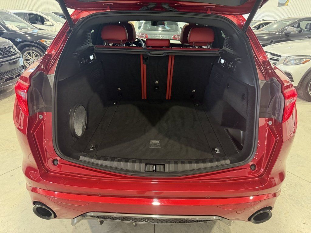 Alfa Romeo Stelvio 2022 - Thumbnail 19