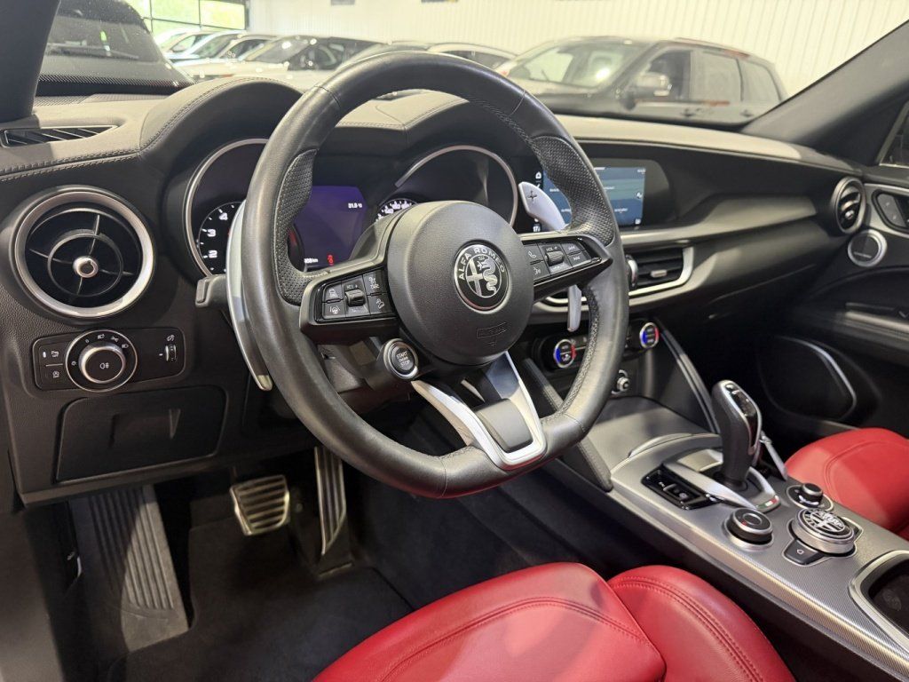 Alfa Romeo Stelvio 2022 - Thumbnail 9
